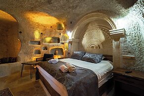 Tyana Cave House