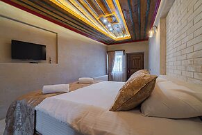 Tyana Cave House