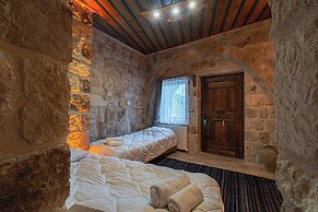 Tyana Cave House