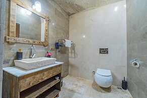 Tyana Cave House