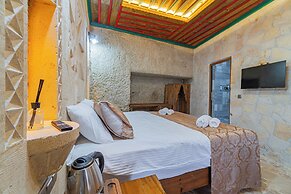 Tyana Cave House