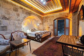 Tyana Cave House