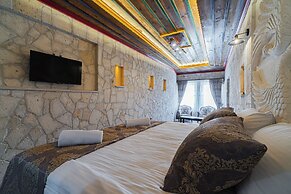 Tyana Cave House