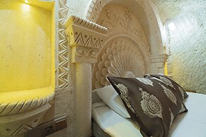Tyana Cave House