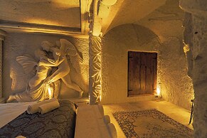 Tyana Cave House
