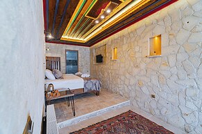 Tyana Cave House