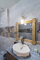 Tyana Cave House