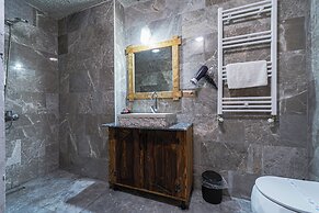 Tyana Cave House