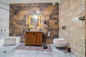 Tyana Cave House