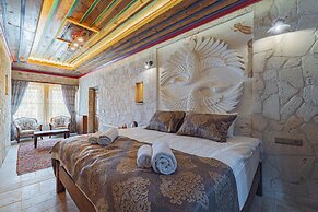 Tyana Cave House