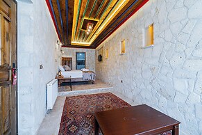 Tyana Cave House