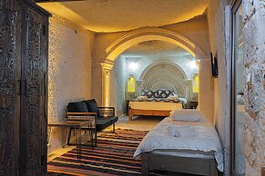 Tyana Cave House