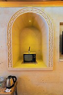 Tyana Cave House