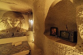 Tyana Cave House