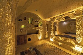 Tyana Cave House