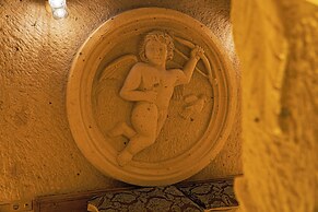 Tyana Cave House