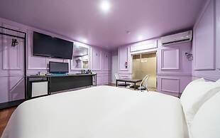 Gimpo Petite Hotel