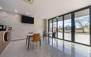 Gimpo Petite Hotel