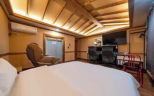 Gimpo Petite Hotel