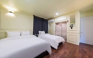 Gimpo Petite Hotel
