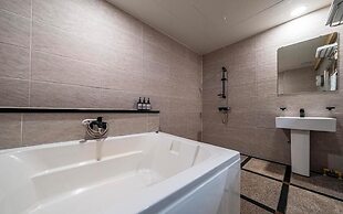 Gimpo Petite Hotel