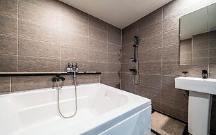 Gimpo Petite Hotel