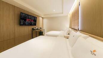 Gimhae The Van Hotel