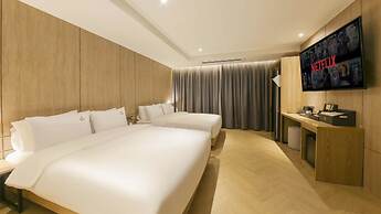 Gimhae The Van Hotel