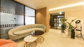 Gimhae The Van Hotel
