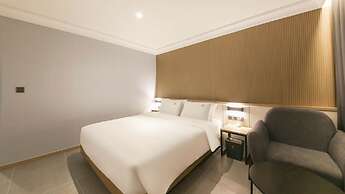 Gimhae The Van Hotel
