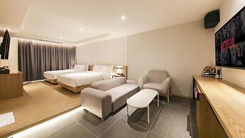 Gimhae The Van Hotel