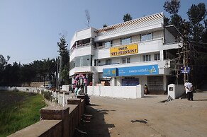 Hotel Gvs Residency