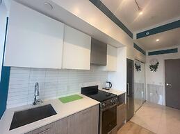 Jarvis Suites - Prime Location