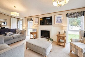 Host Stay Sutton Lodge