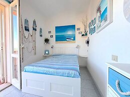 Charming Sea-view Apartment With Pool