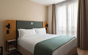 Limehome Versailles Rue du Bailliage