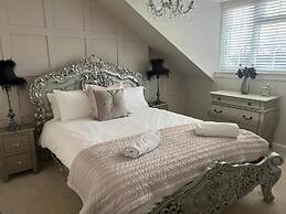 3 Bed Cottage - Garden, Wifi, Free Parking
