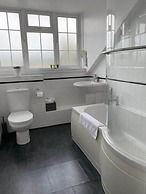 3 Bed Cottage - Garden, Wifi, Free Parking