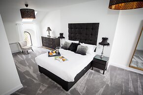 Stunning 3 Bed Converted Village Hall