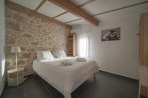 Maison DE Ville 6 Chambres Terrasse A6b002