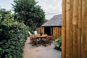 Boutique Luxury Cottage Cheshire Wedding Guests