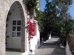 ARETHOUSA