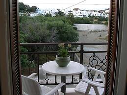 ARETHOUSA