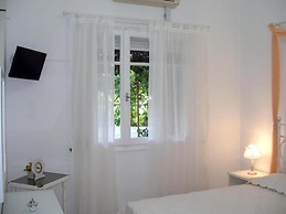 ARETHOUSA