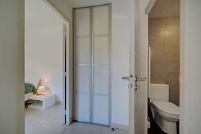 Moderne 2 Pieces Climatise Avec Terrasse A1b230