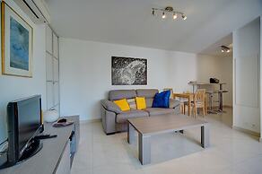 Moderne 2 Pieces Climatise Avec Terrasse A1b230