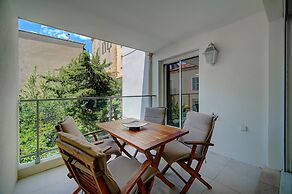Moderne 2 Pieces Climatise Avec Terrasse A1b230
