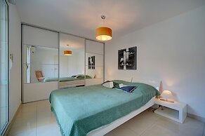 Moderne 2 Pieces Climatise Avec Terrasse A1b230