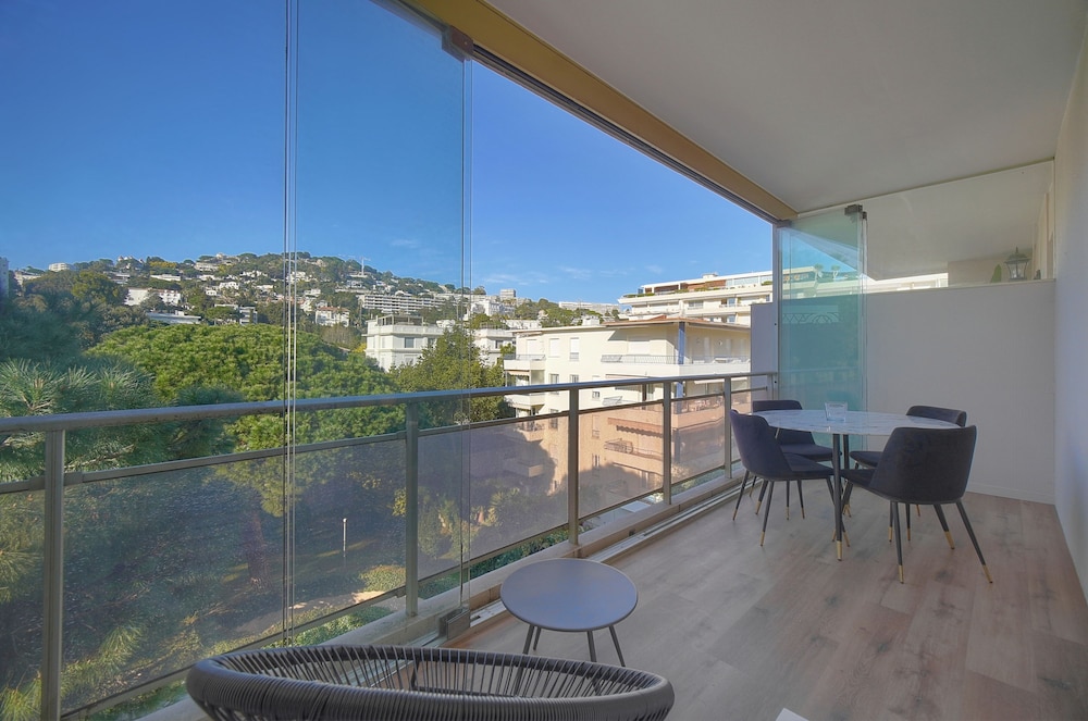 Lumineux Studio Avec Loggia A0b203
