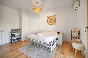 Lumineux Studio Avec Loggia A0b203